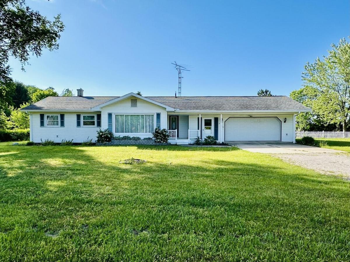 Picture of Home For Sale in Cheboygan, Michigan, United States