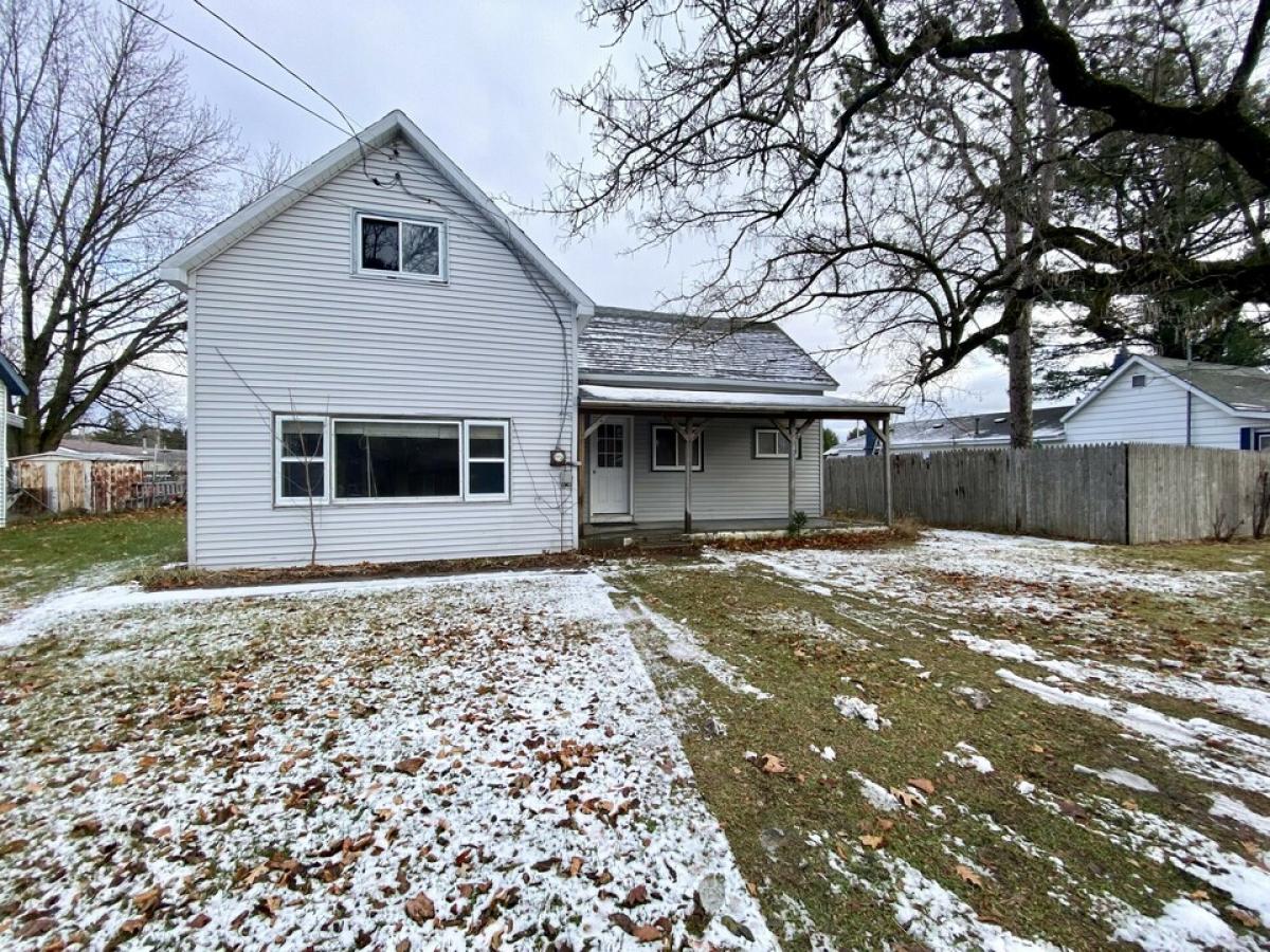 Picture of Home For Sale in Vanderbilt, Michigan, United States