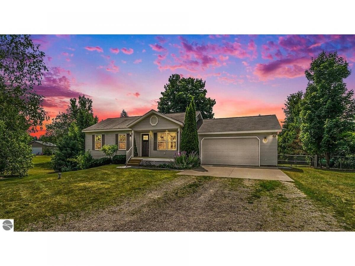 Picture of Home For Sale in Kingsley, Michigan, United States