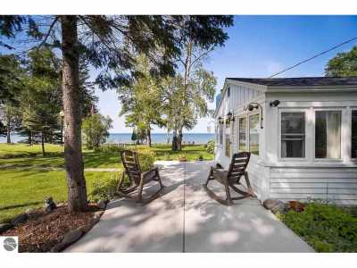 Home For Sale in Cheboygan, Michigan