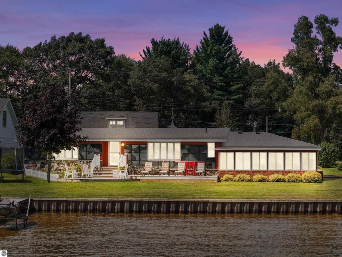 Picture of Home For Sale in Lake City, Michigan, United States