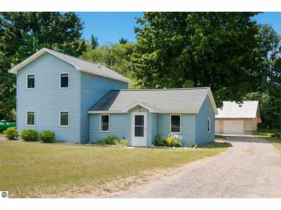 Home For Sale in Frankfort, Michigan