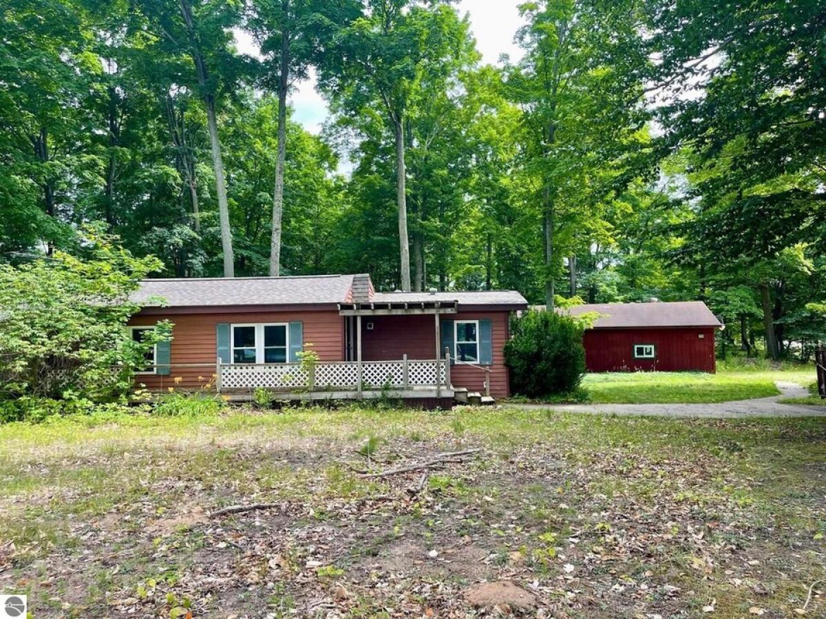 Picture of Home For Sale in Grawn, Michigan, United States