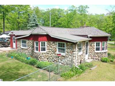 Home For Sale in Rose City, Michigan