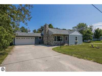 Home For Sale in Suttons Bay, Michigan