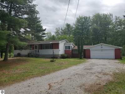 Home For Sale in Alger, Michigan