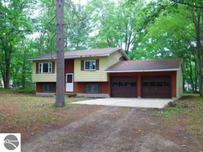 Home For Sale in Kalkaska, Michigan