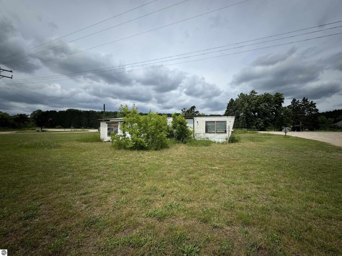 Picture of Home For Sale in Mesick, Michigan, United States