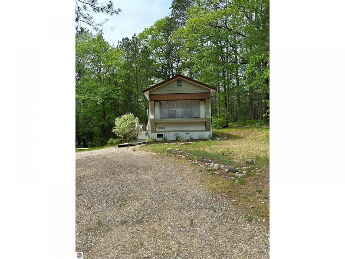 Picture of Home For Sale in Kalkaska, Michigan, United States