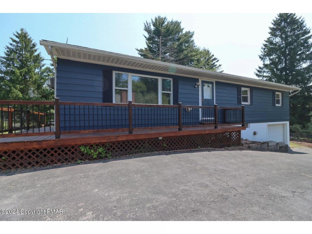 Picture of Home For Sale in Mount Pocono, Pennsylvania, United States