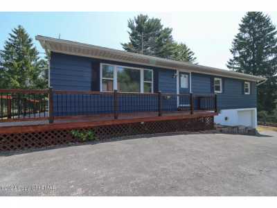 Home For Sale in Mount Pocono, Pennsylvania