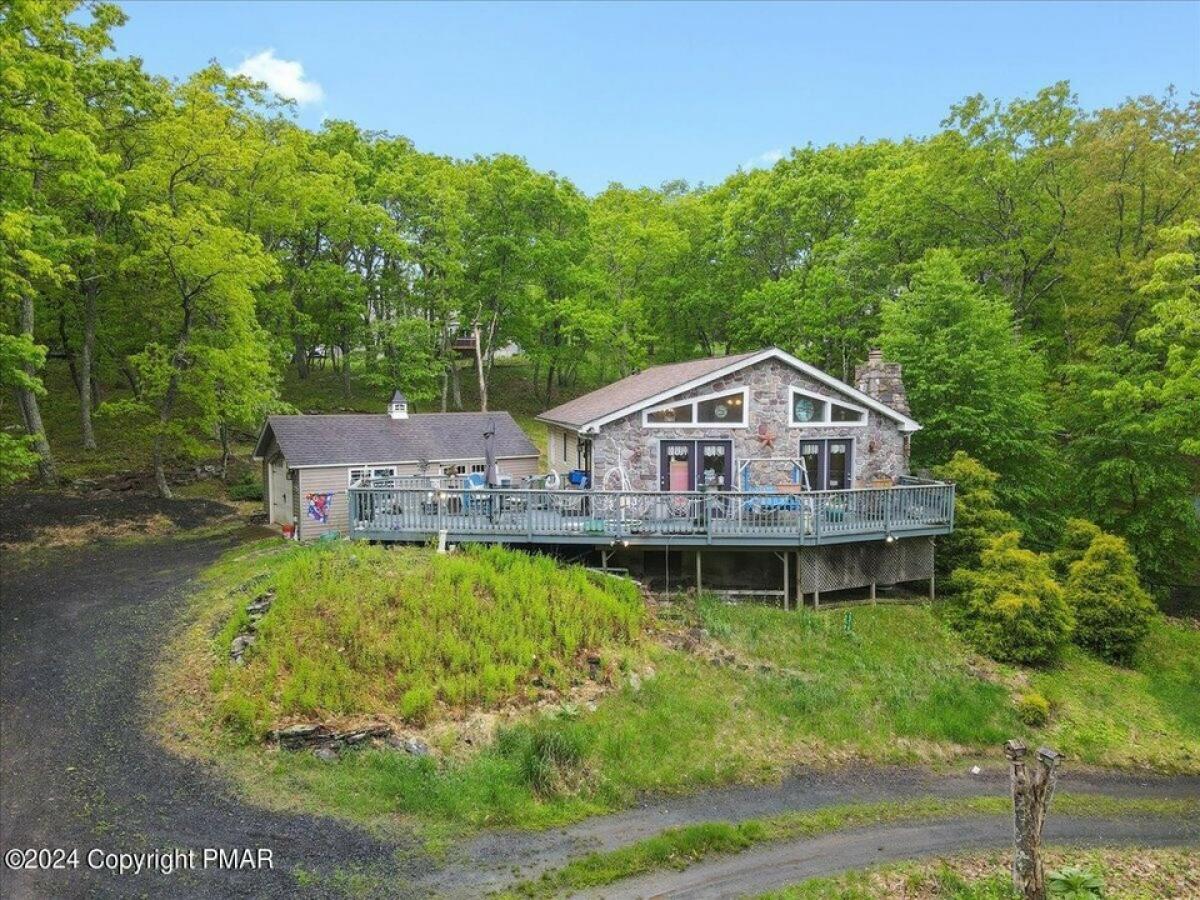 Picture of Home For Sale in Henryville, Pennsylvania, United States