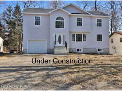 Home For Sale in Mount Pocono, Pennsylvania