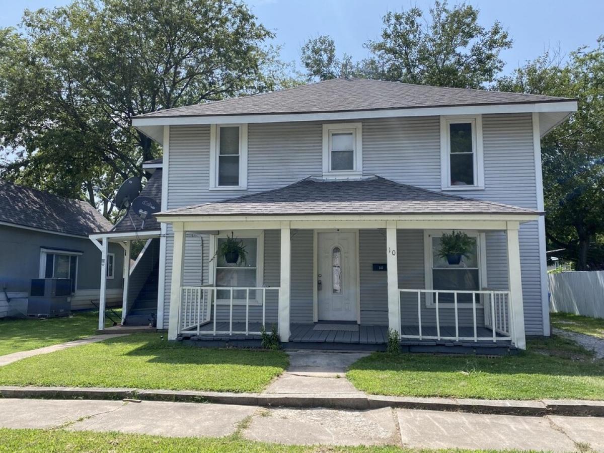 Picture of Home For Sale in Miami, Oklahoma, United States