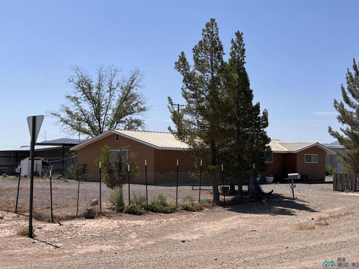 Picture of Home For Sale in Deming, New Mexico, United States