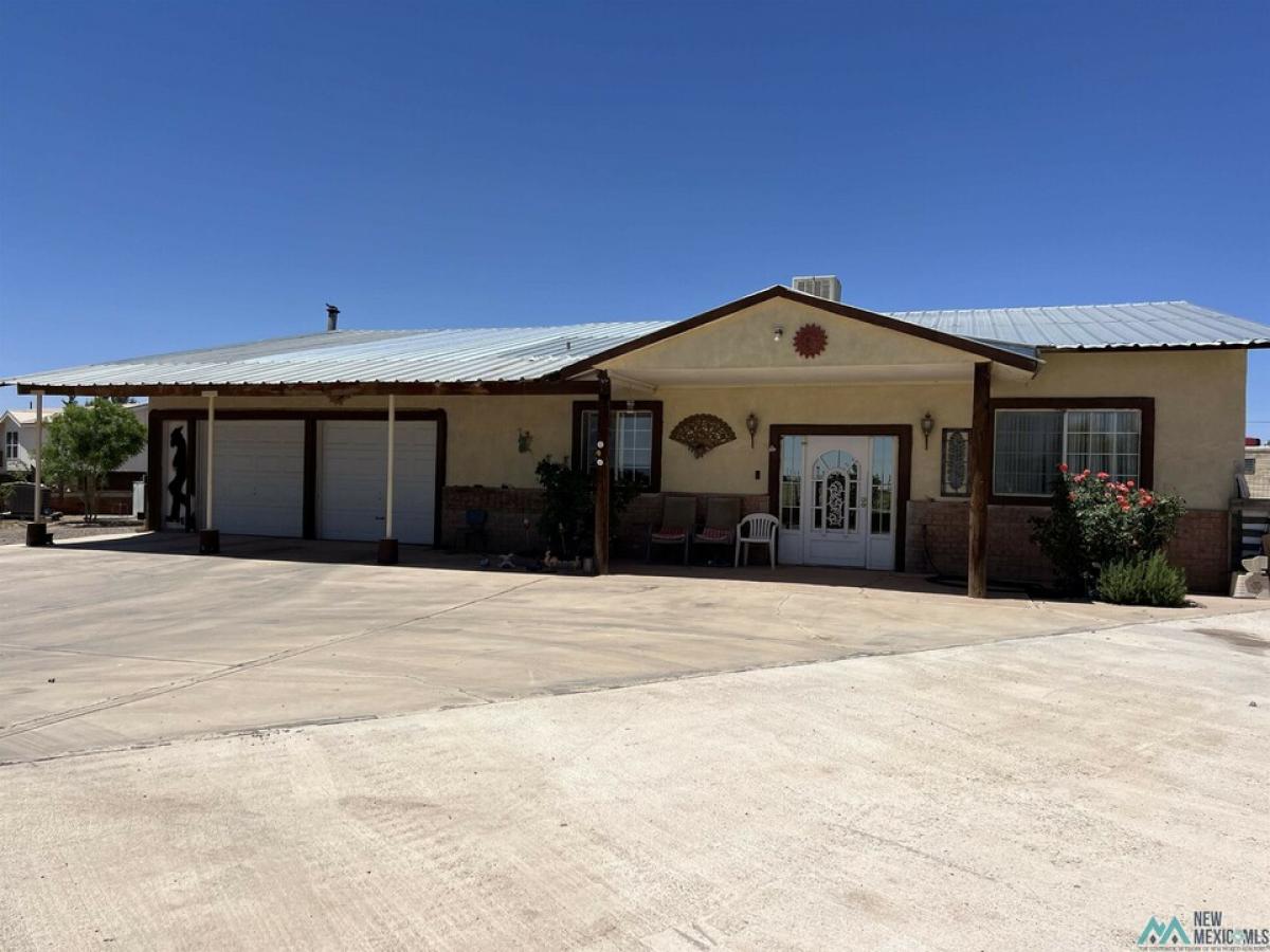 Picture of Home For Sale in Deming, New Mexico, United States