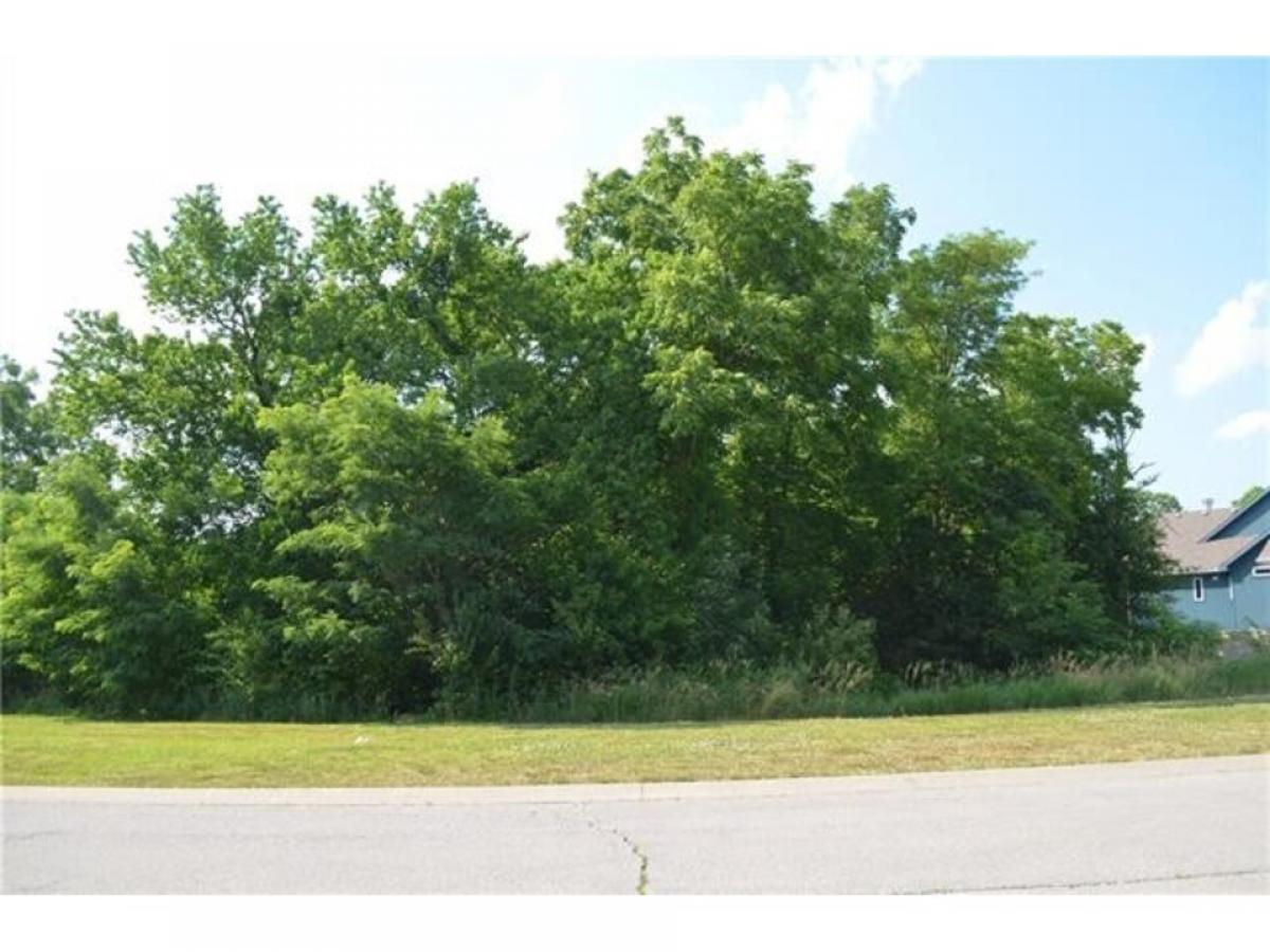 Picture of Residential Land For Sale in Gladstone, Missouri, United States