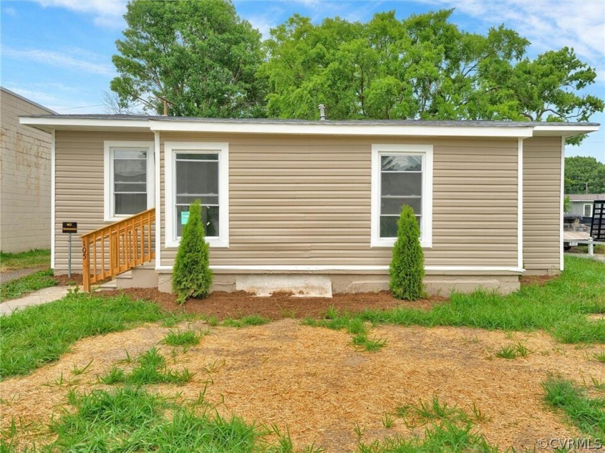 Picture of Home For Sale in Hopewell, Virginia, United States