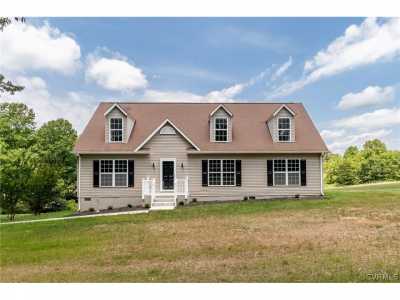 Home For Sale in Keswick, Virginia