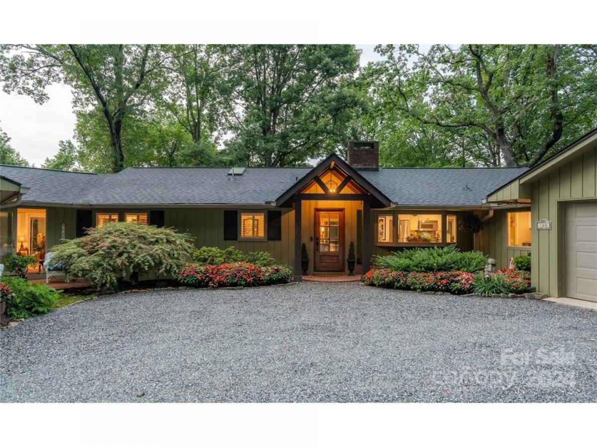 Picture of Home For Sale in Tryon, North Carolina, United States