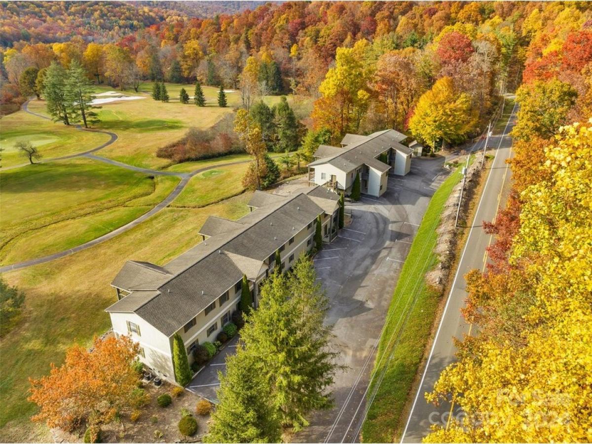 Picture of Home For Sale in Burnsville, North Carolina, United States