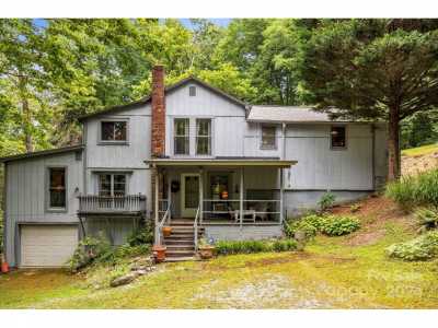 Home For Sale in Saluda, North Carolina