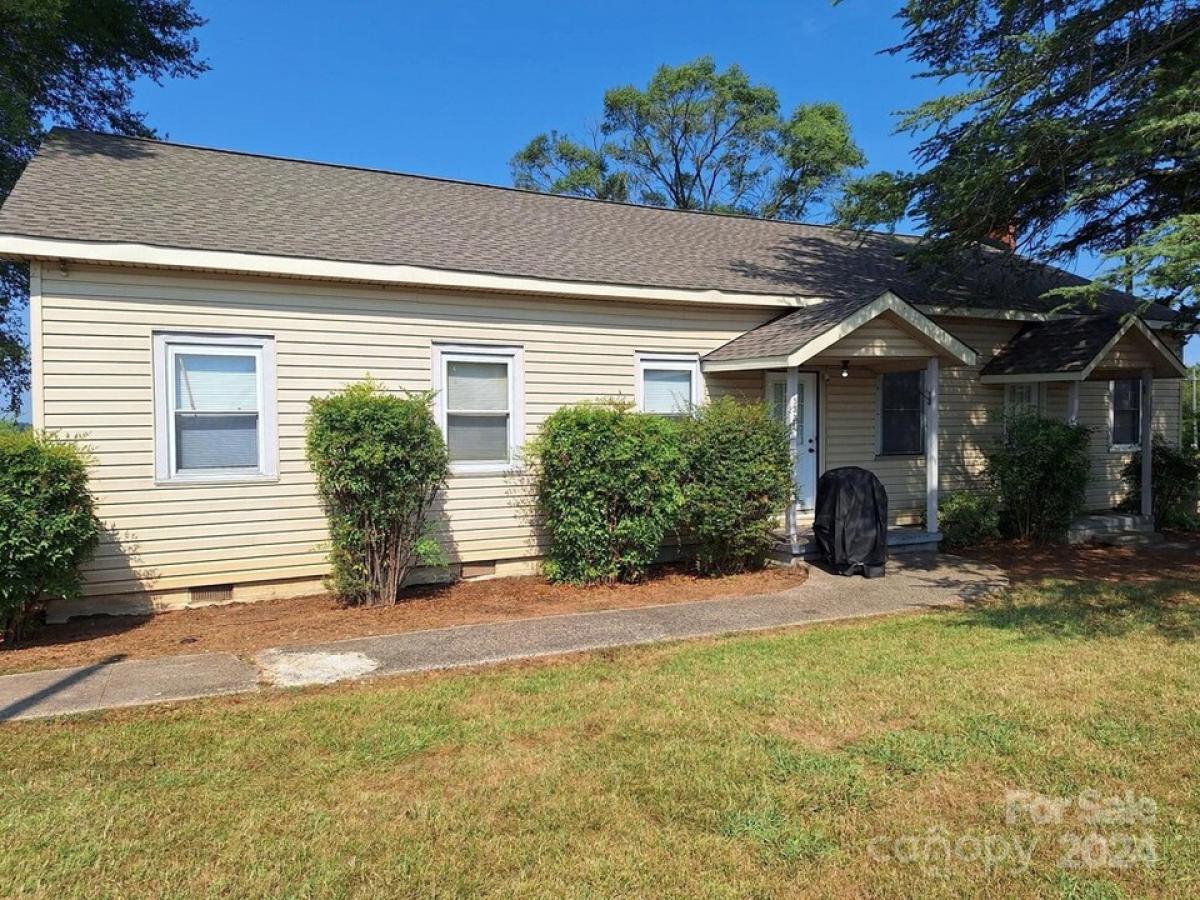 Picture of Home For Sale in Claremont, North Carolina, United States