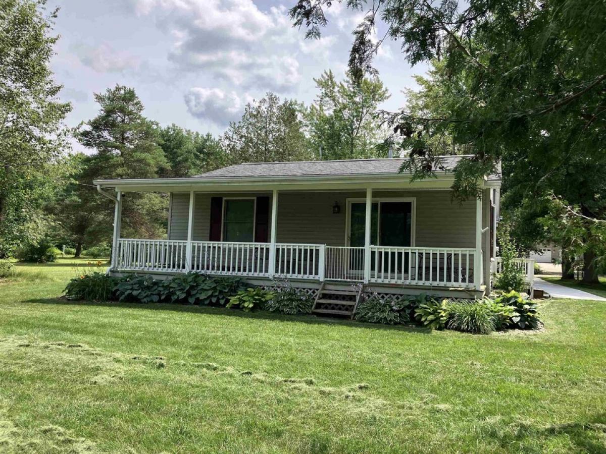 Picture of Home For Sale in Beaverton, Michigan, United States