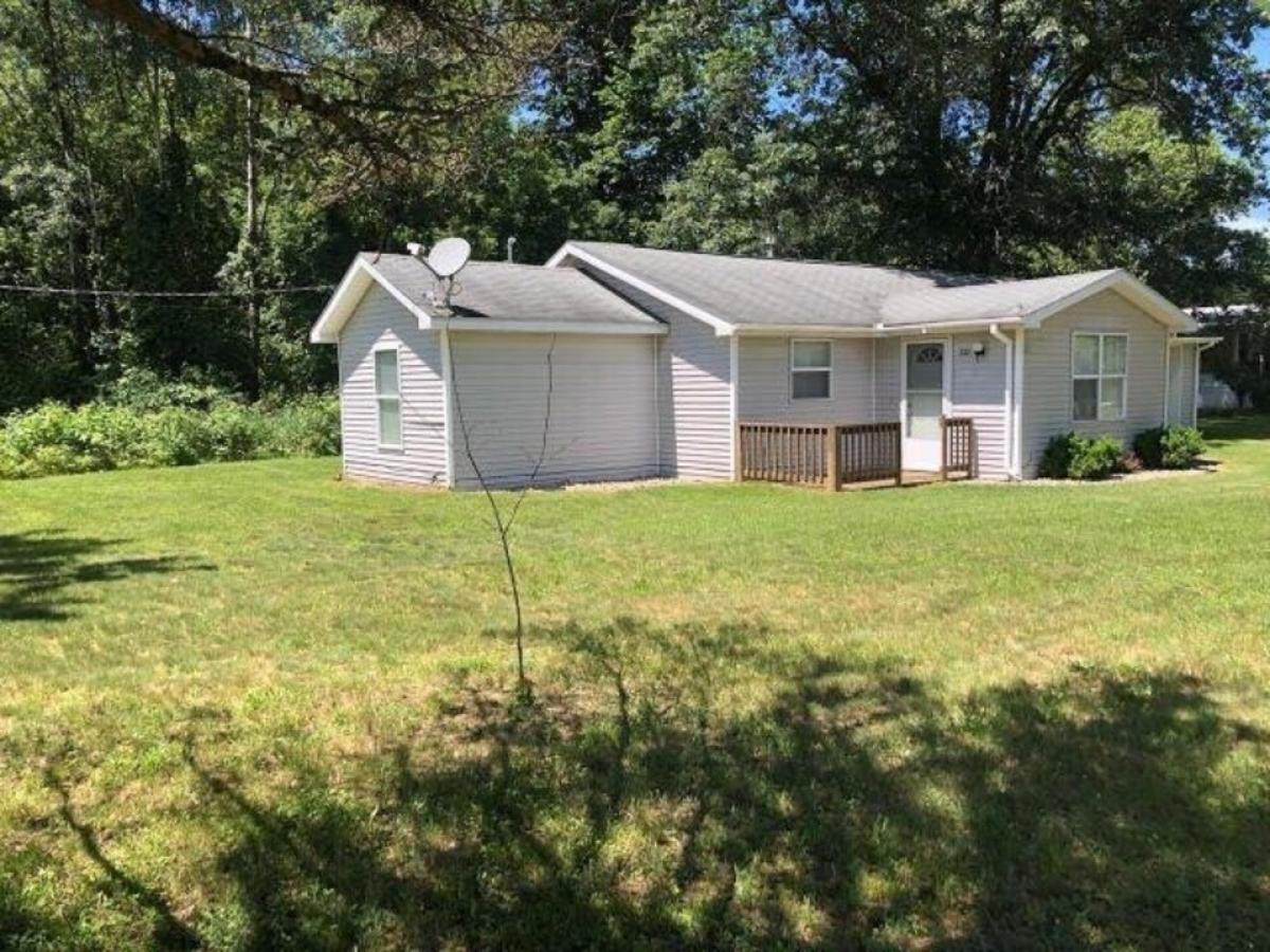 Picture of Home For Sale in Farwell, Michigan, United States