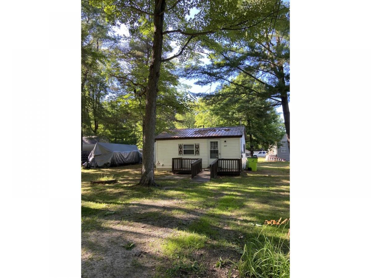 Picture of Home For Sale in Beaverton, Michigan, United States