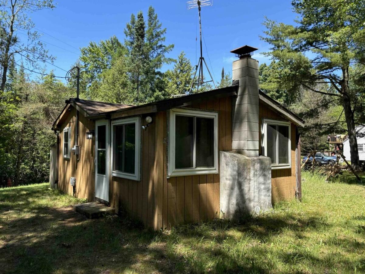 Picture of Home For Sale in Lake, Michigan, United States