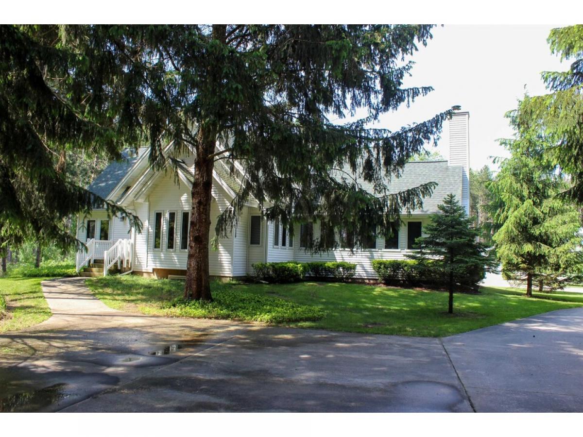 Picture of Home For Sale in Alma, Michigan, United States