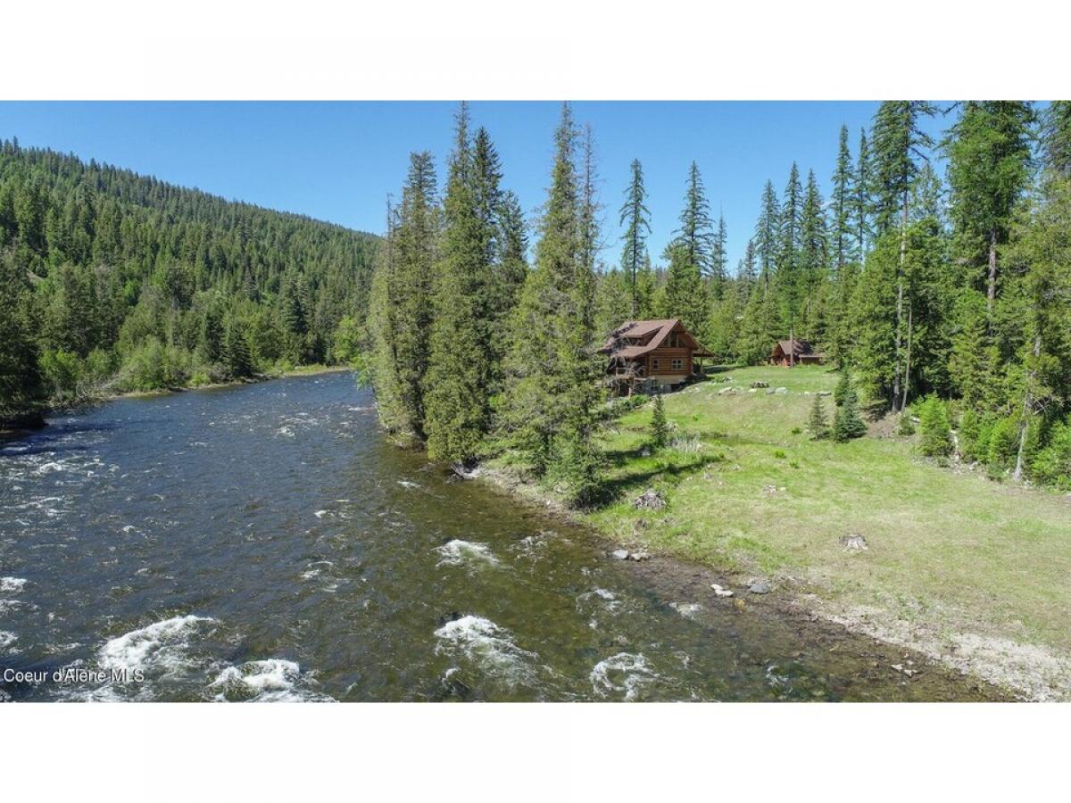 Picture of Home For Sale in Moyie Springs, Idaho, United States