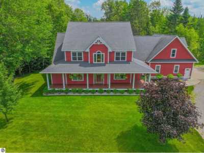 Home For Sale in Kalkaska, Michigan