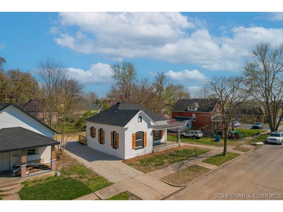 Picture of Home For Sale in Eldon, Missouri, United States