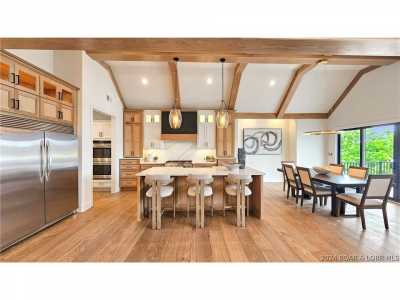 Home For Sale in Porto Cima, Missouri