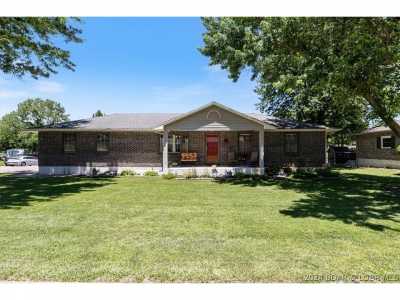 Home For Sale in Eldon, Missouri