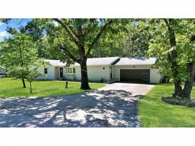 Home For Sale in Laurie, Missouri