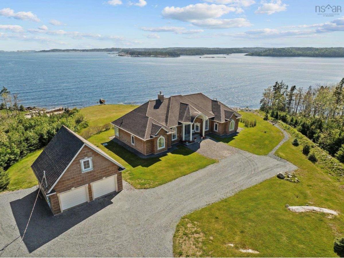 Picture of Home For Sale in Blind Bay, Nova Scotia, Canada