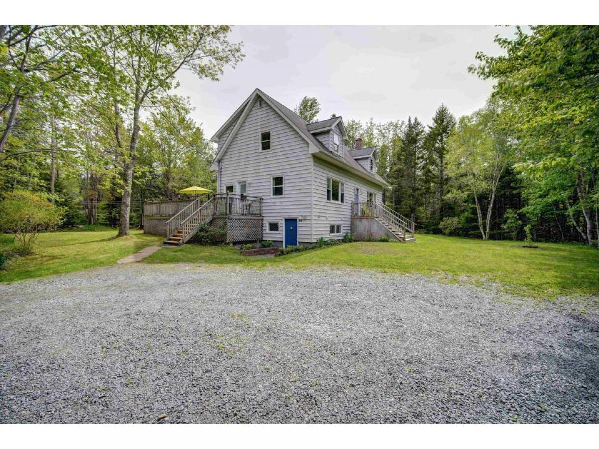 Picture of Home For Sale in Fall River, Nova Scotia, Canada