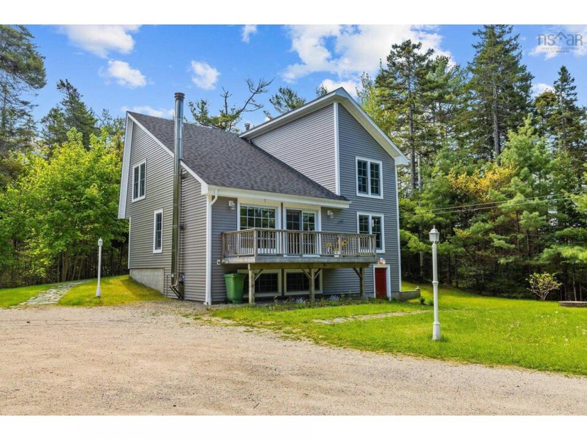 Picture of Home For Sale in Chester, Nova Scotia, Canada