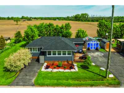 Home For Sale in Dunnville, Canada