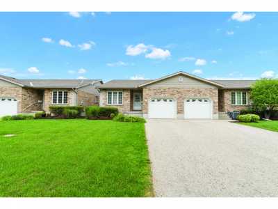 Home For Sale in Mount Forest, Canada