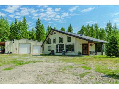 Home For Sale in Bonners Ferry, Idaho