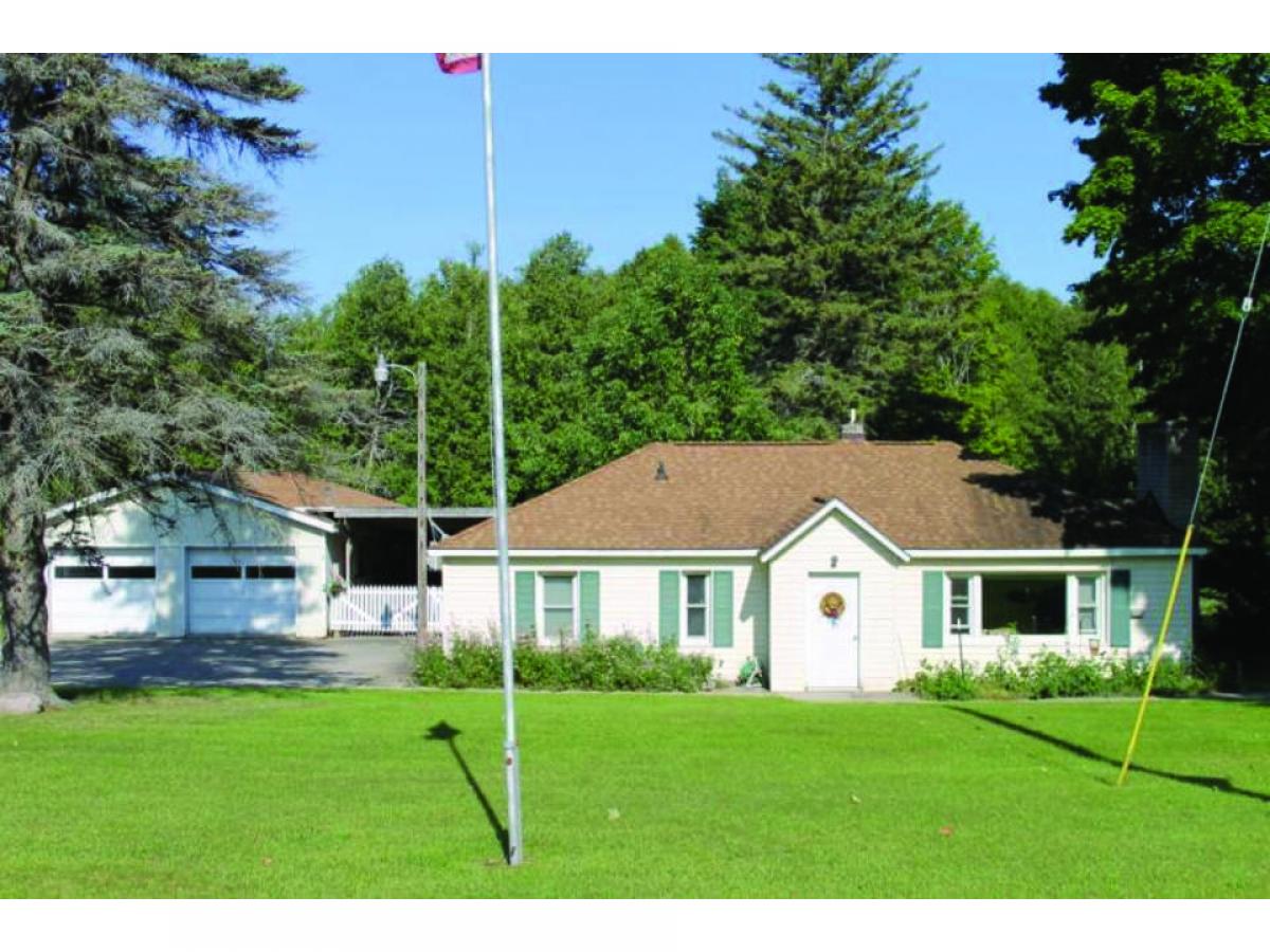 Picture of Home For Sale in Harrisville, Michigan, United States