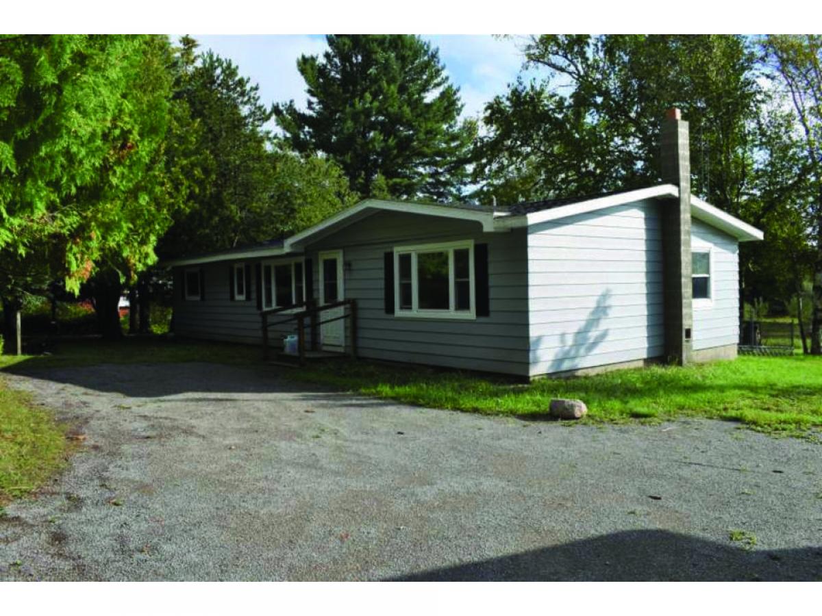 Picture of Home For Sale in Harrisville, Michigan, United States