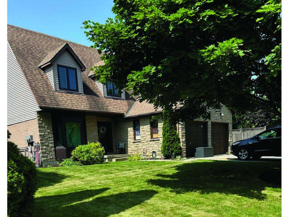 Picture of Home For Sale in Dundas, Ontario, Canada