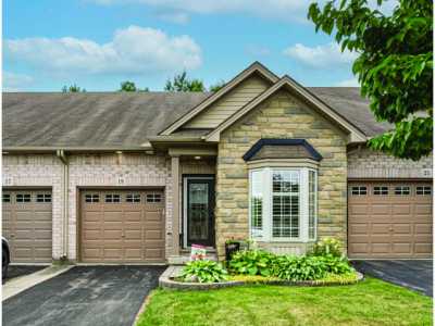 Condo For Sale in Glanbrook, Canada