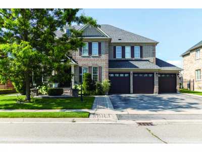 Home For Sale in Brampton, Canada