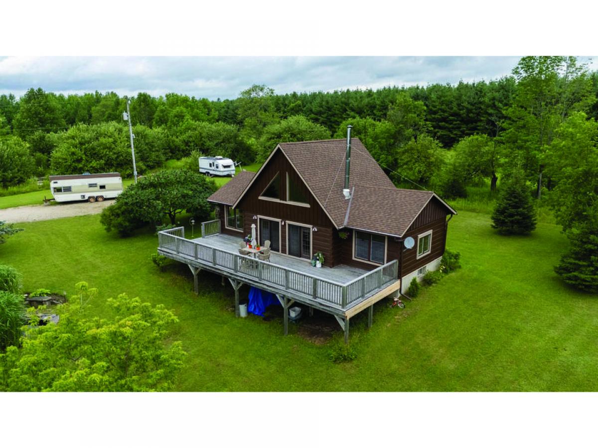 Picture of Home For Sale in Priceville, Ontario, Canada